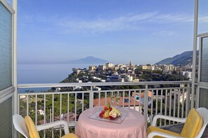 View from room - Grand Hotel Moon Valley (Vico Equense)