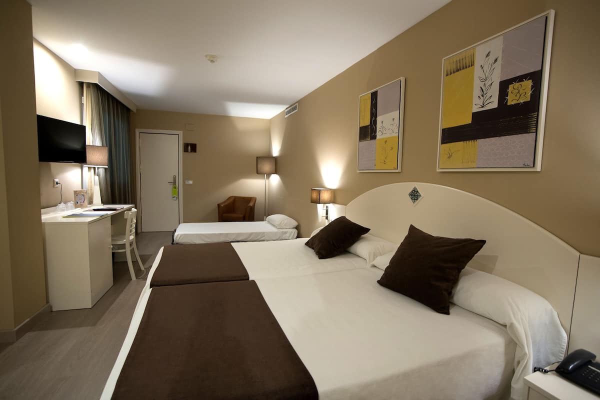 premium bedding, minibar, in-room safe, soundproofing