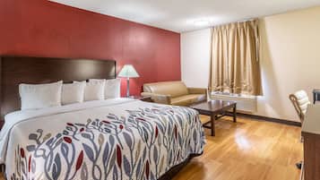 Caja de seguridad en la habitación, escritorio y cortinas blackout