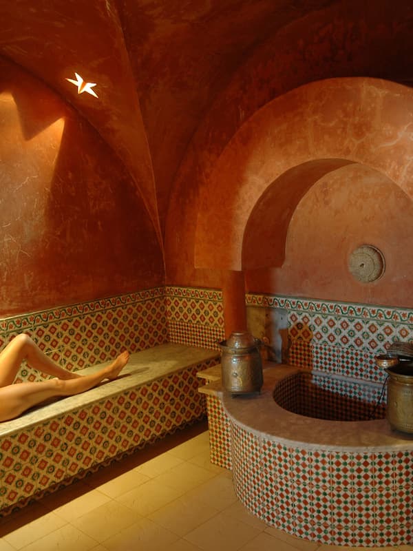 Sauna, steam room, Turkish bath/hammam, body treatments