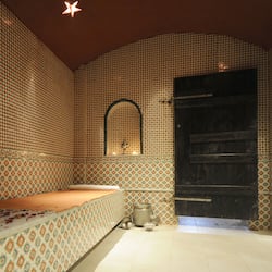Sauna, steam room, Turkish bath/hammam, body treatments