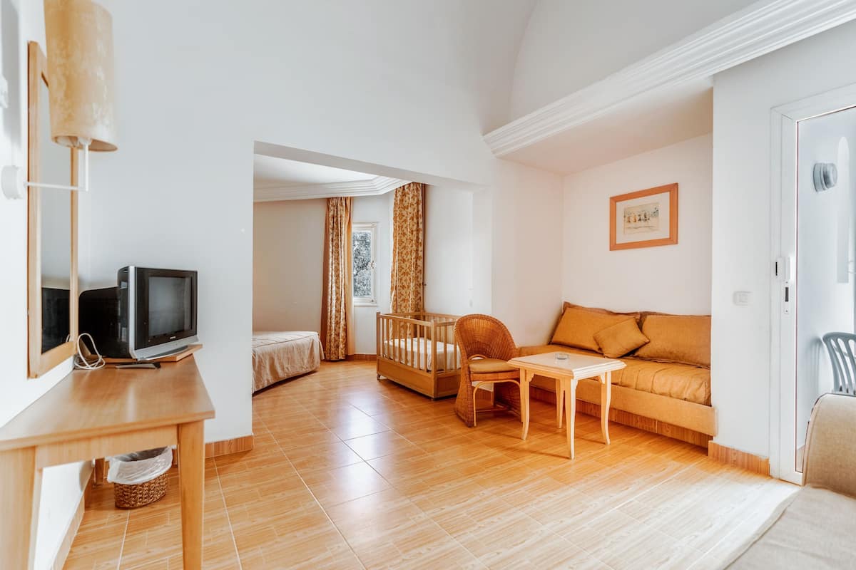 1 dormitorio, sistema de insonorización, ropa de cama