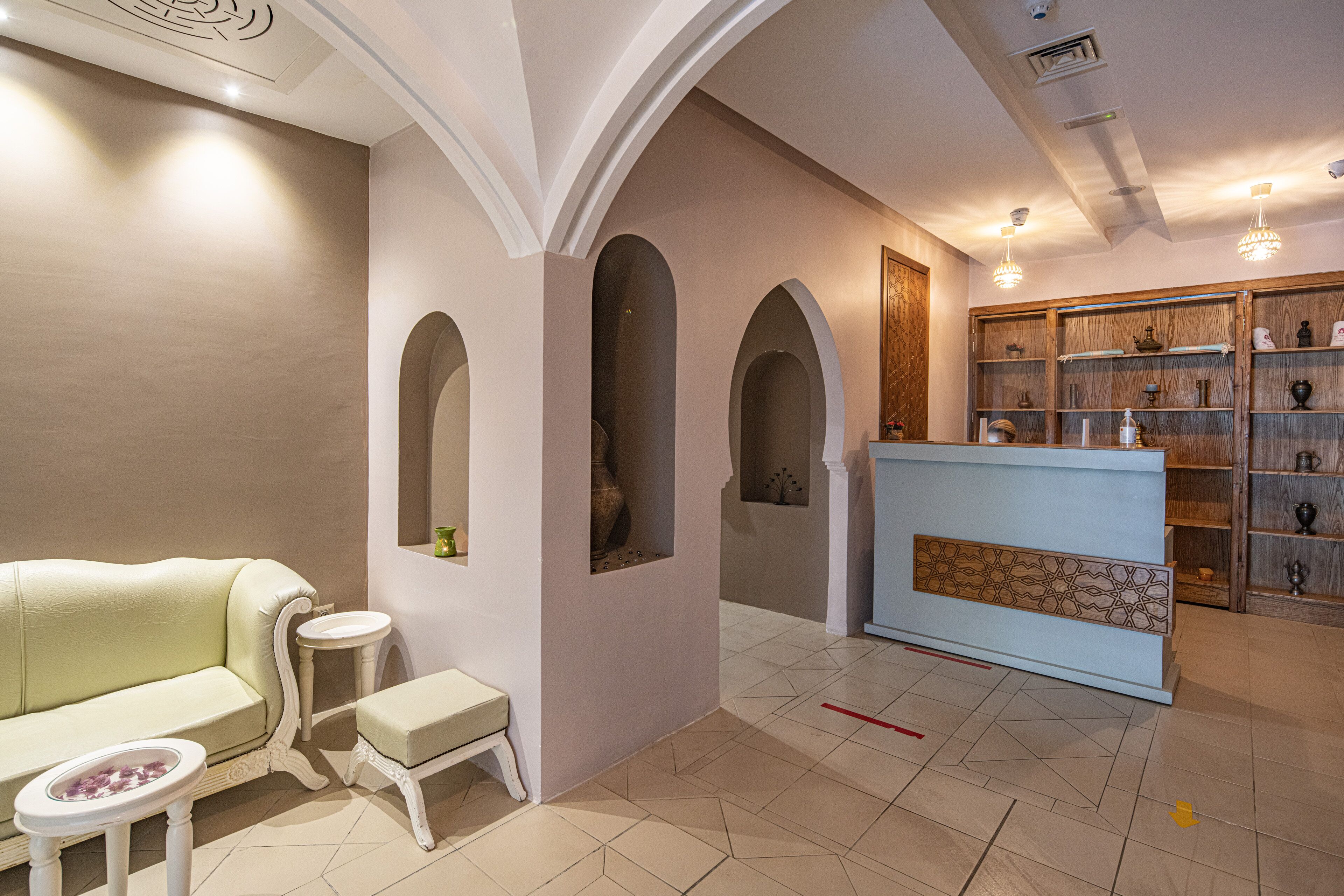 Sauna, hot tub, Turkish bath, body treatments, body wraps, body scrubs