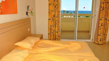 Verduisterende gordijnen, gratis babybedden, beddengoed