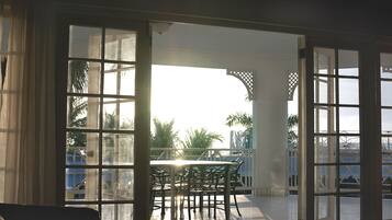 Apartment, 2 Bedrooms, Balcony, Oceanfront | 2 bedrooms, premium bedding, iron/ironing board, bed sheets
