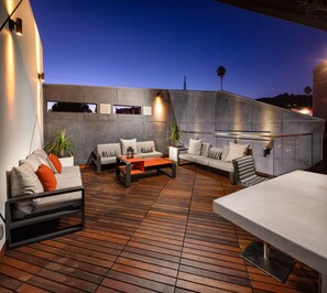 Terrace/patio - The Moment Hotel (Los Angeles)
