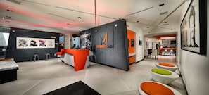 Lobby - The Moment Hotel (Los Angeles)