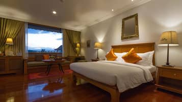 Deluxe Riverview | Minibar, Zimmersafe, Schreibtisch, Verdunkelungsvorhänge