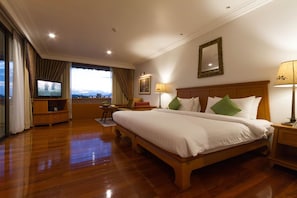 Suite, Balcony, River View
