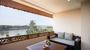 Suite, balcon, vue fleuve | Vue de la chambre