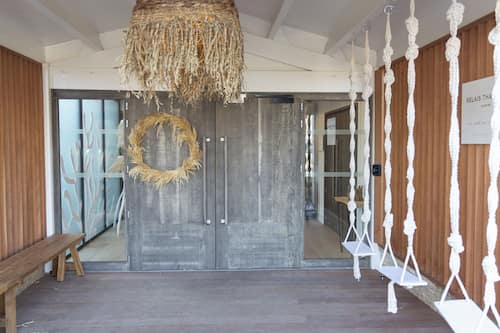 Hot tub, steam room, Turkish bath/hammam, body treatments, hydrotherapy
