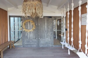 Hot tub, steam room, Turkish bath, body treatments, hydrotherapy