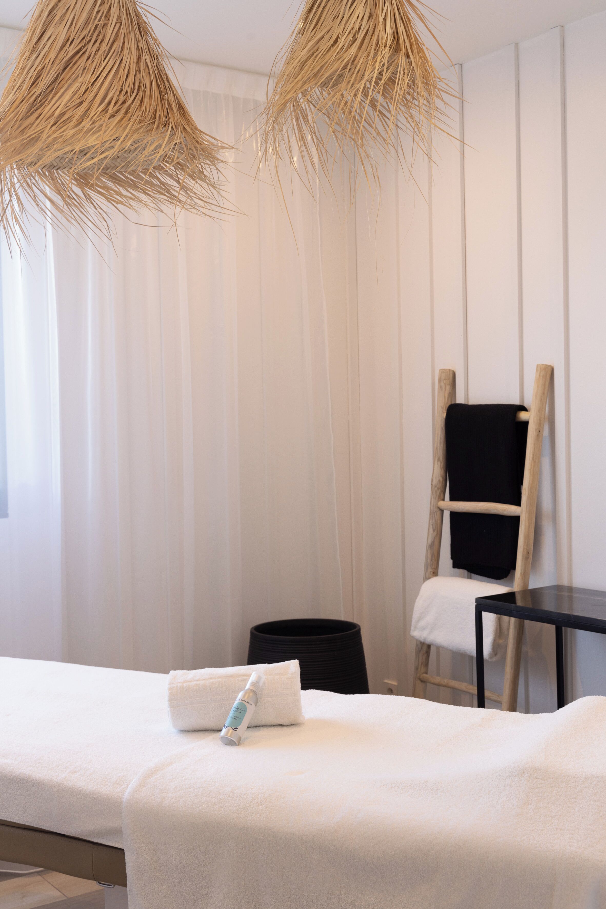 hot tub, steam room, turkish bath/hammam, body treatments, hydrotherapy