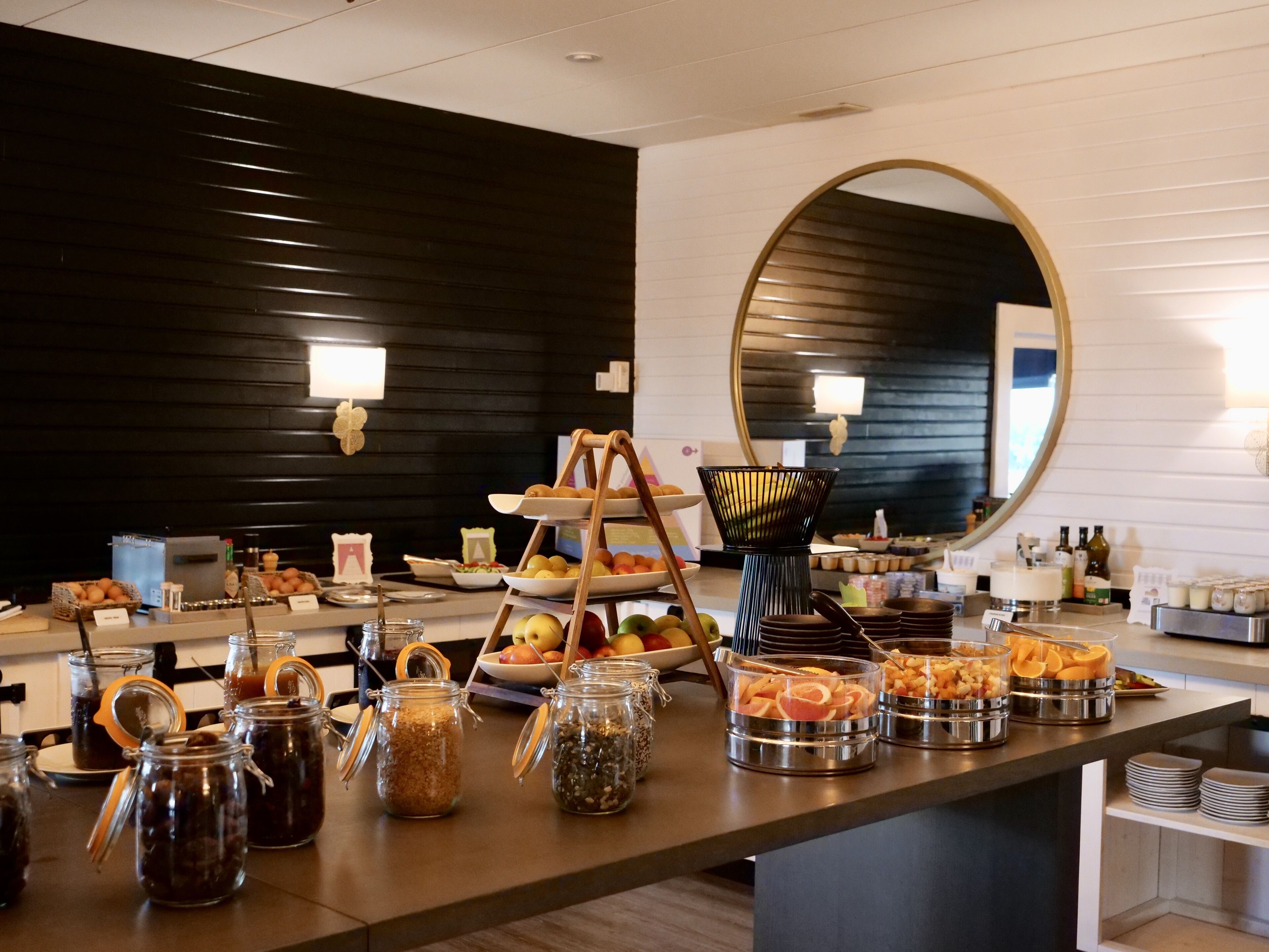 daily buffet breakfast (eur 26 per person)