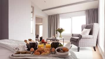 Suite – comfort, havutsikt | Sengetøy av topp kvalitet, minibar, safe på rommet og skrivebord