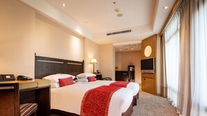 Standard Twin Room | Premium bedding, in-room safe, desk, laptop workspace - Landmark Inn (New Taipei City)
