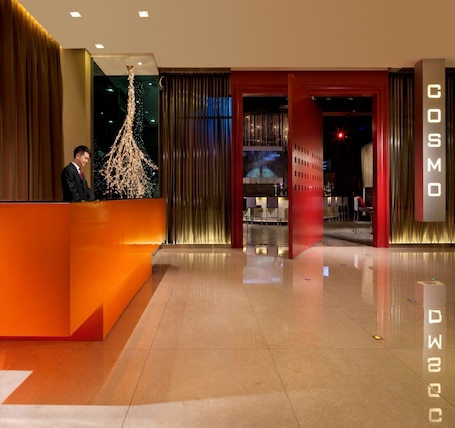 ロビー. コスモホテル香港 by Dorsett Hotels (香港丽悦酒店 (帝盛酒店集团旗下))