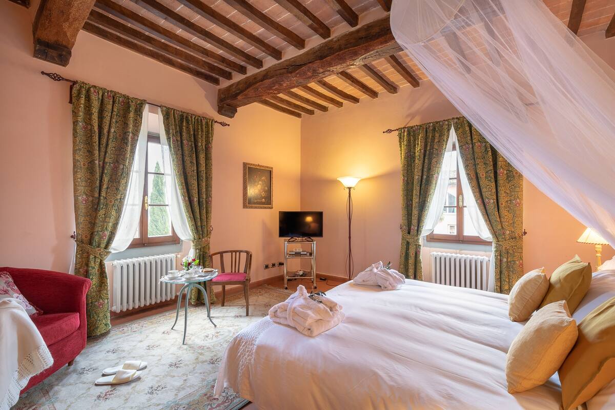 Deluxe Suite, Non Smoking, Garden View | Egyptian cotton sheets, premium bedding, down duvets
