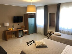 Ropa de cama hipoalergénica, minibar, escritorio y insonorización 