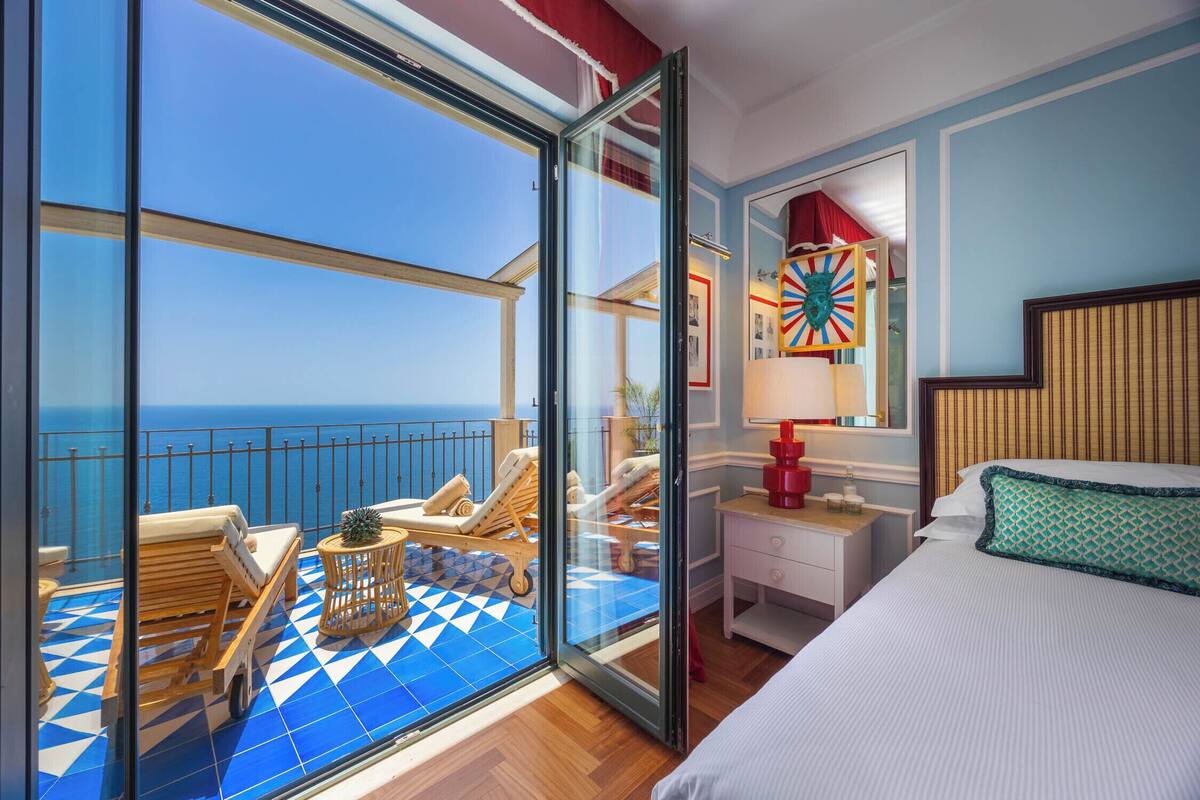 isola bella penthouse suite | terrace/patio