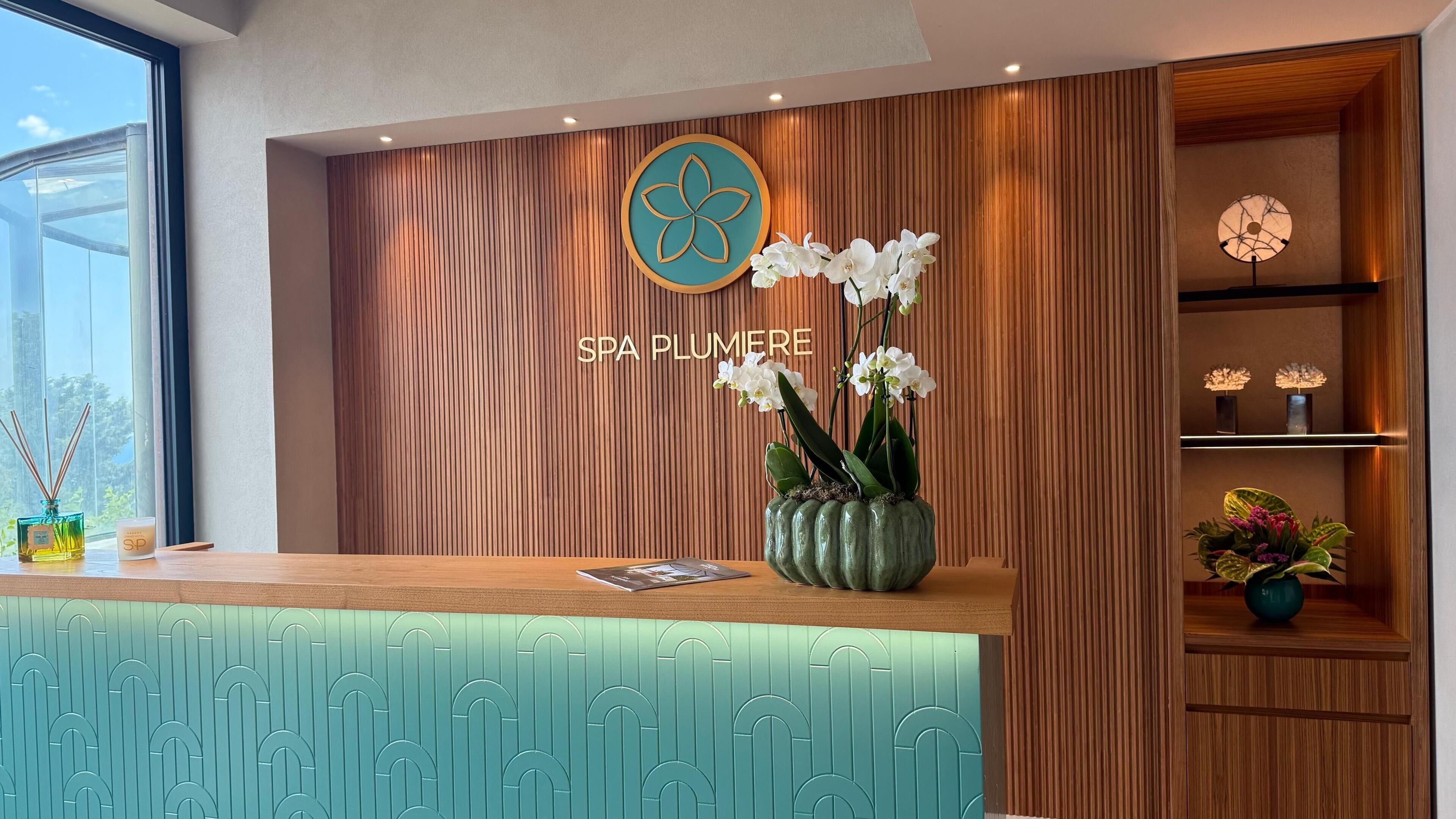 Couples treatment room(s), sauna, hot tub, steam room