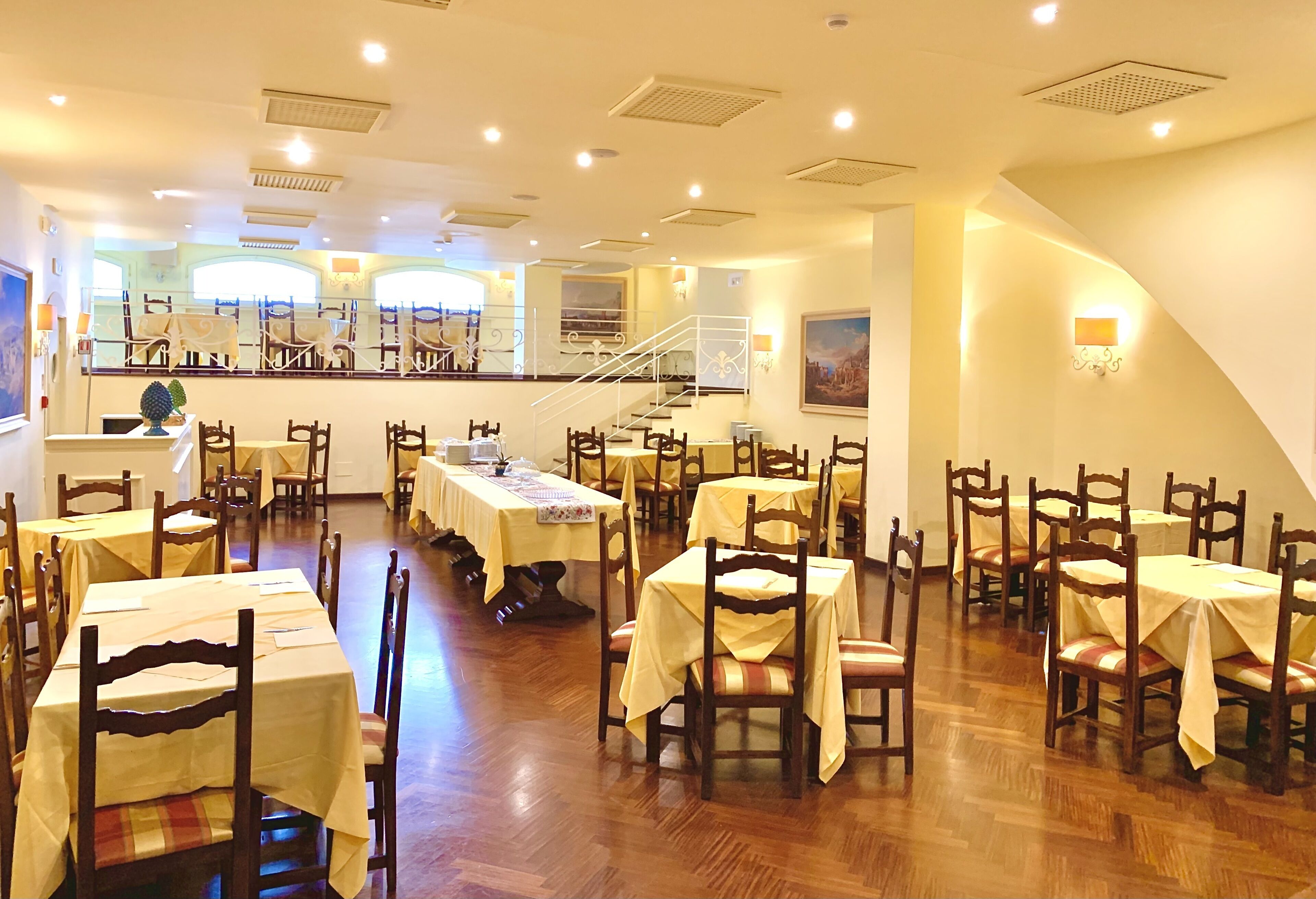 Tägliches kontinentales Frühstück (14.00 EUR pro Person)