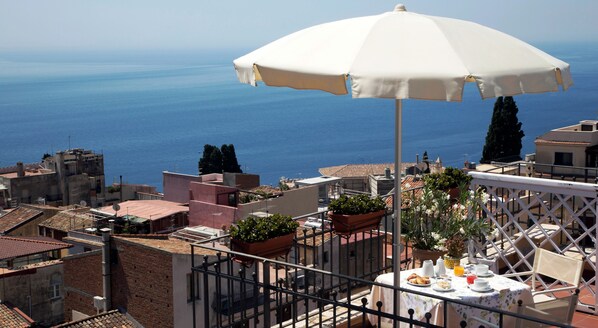 Aerial view - Isabella (Taormina)