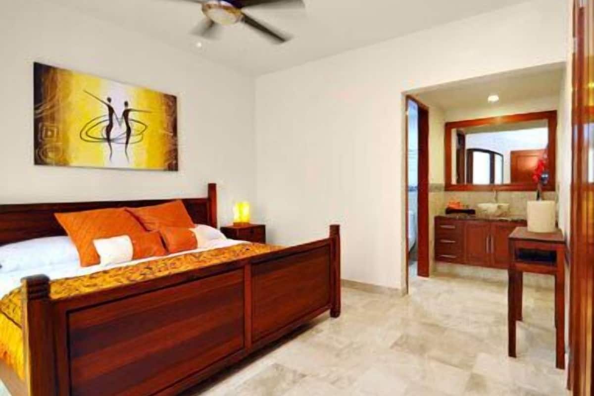 Egyptian cotton sheets, premium bedding, pillow-top beds, in-room safe