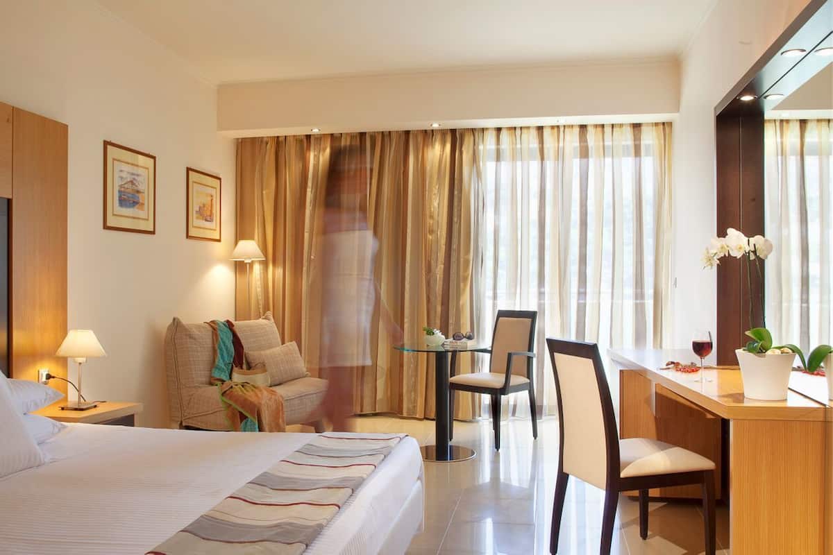 Süit, Deniz Manzaralı | Kaliteli yatak takımı, minibar, odada kasa, ücretsiz beşik/çocuk yatağı 