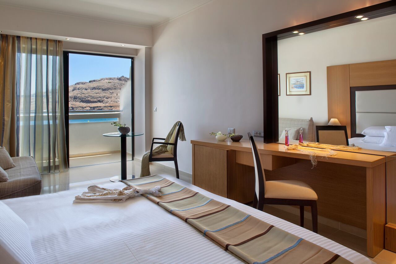 Ropa de cama de alta calidad y minibar 