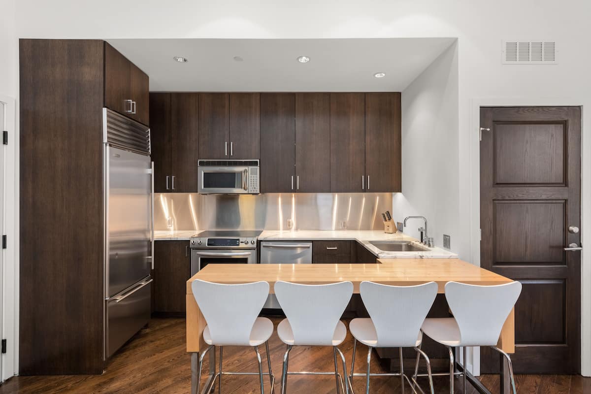 microwave, coffee/tea maker