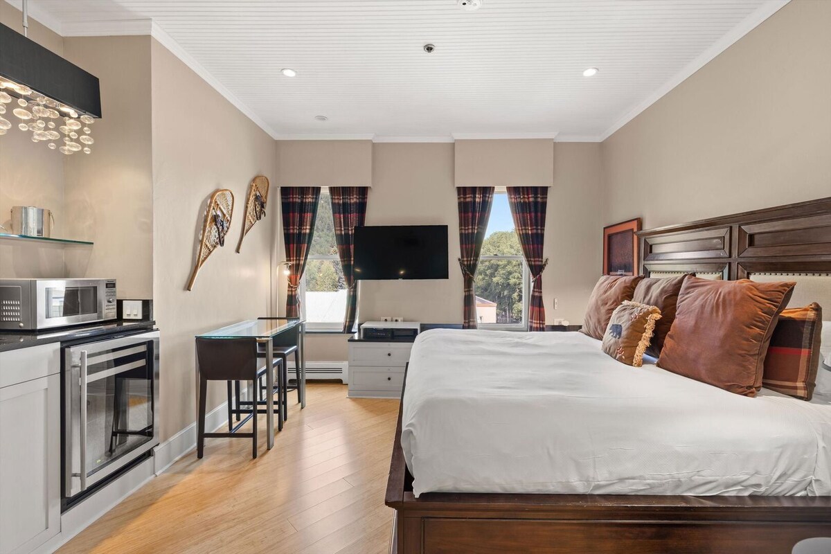 Standard Room, Mountain View (302) | View from room