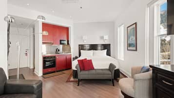 Quarto premier, 1 cama King, cozinha americana, vista para a montanha (303) | 1 quarto, roupas de cama premium, individualmente decorados