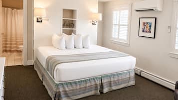 Suite, 2 Bedrooms | Hypo-allergenic bedding, down duvets, blackout curtains