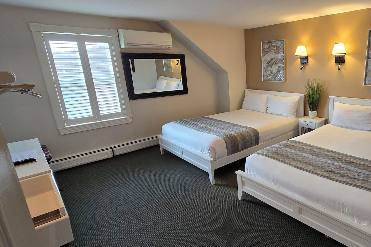 Chambre Deluxe double | Couette en duvet, dĂ©cor unique, rideaux dâobscurcissement