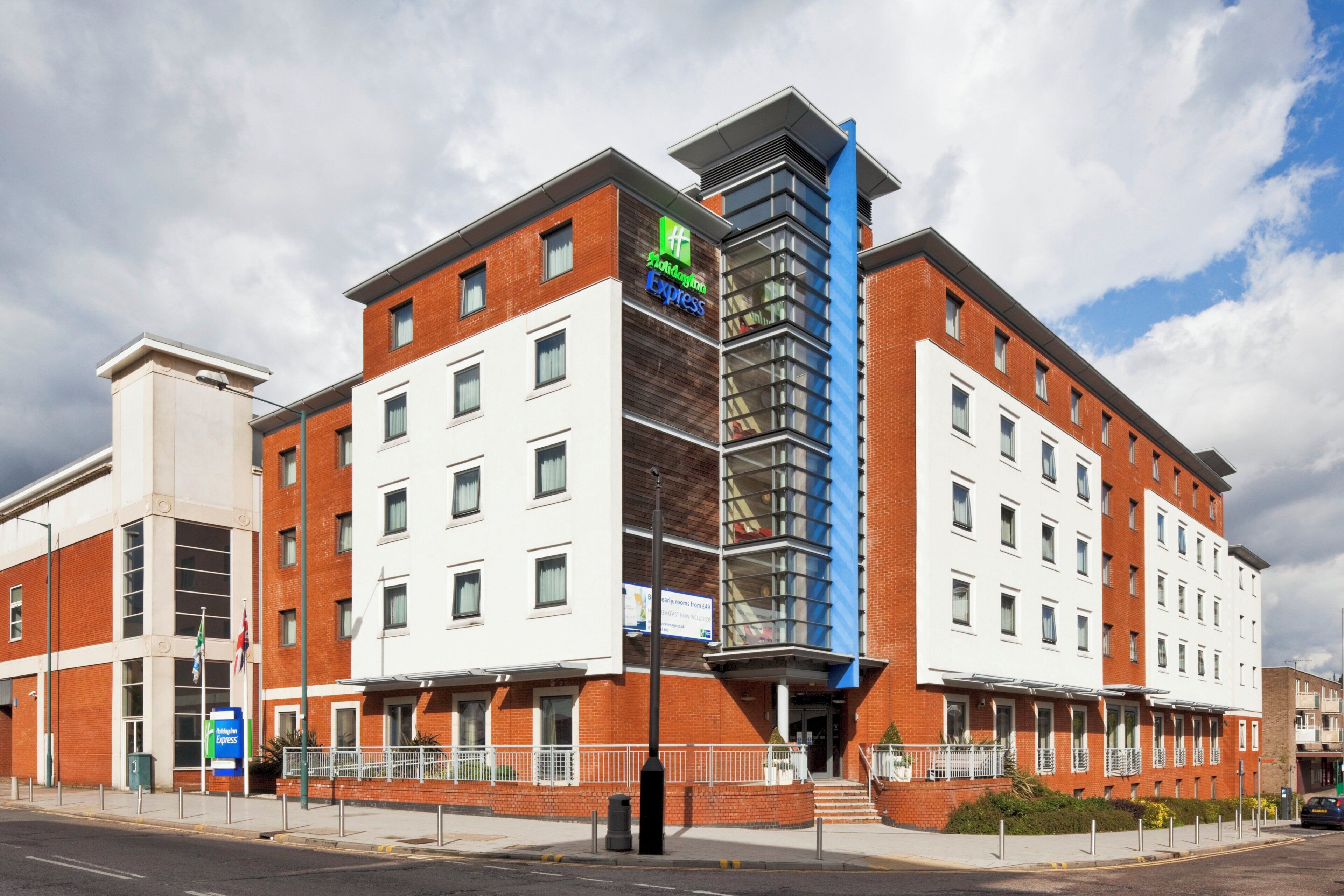 Photo - Holiday Inn Express Stevenage by IHG