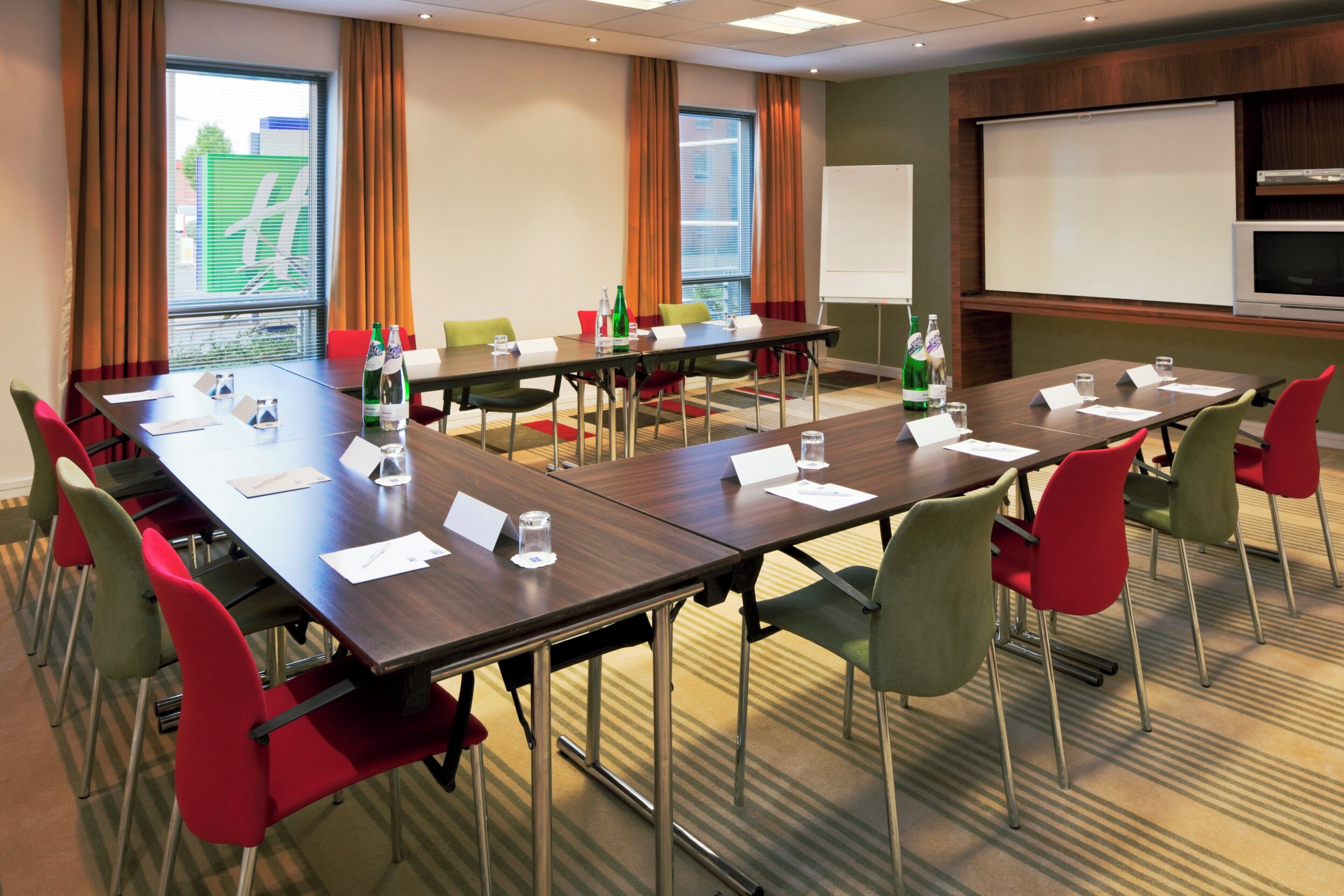 Photo - Holiday Inn Express Stevenage by IHG