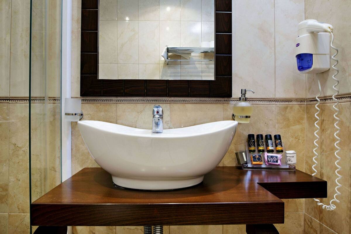 premium bedding, down duvets, pillow-top beds, minibar