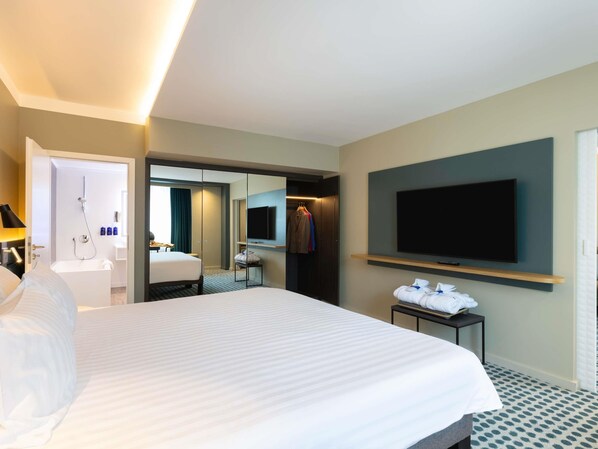 Pillow-top beds, in-room safe, desk, blackout curtains - Novotel Luxembourg Kirchberg (Luxembourg City)