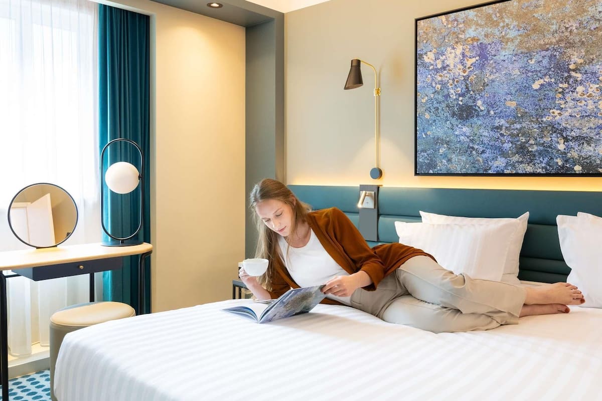 Executive Suite, 1 Double Bed | Pillow-top beds, in-room safe, desk, blackout curtains