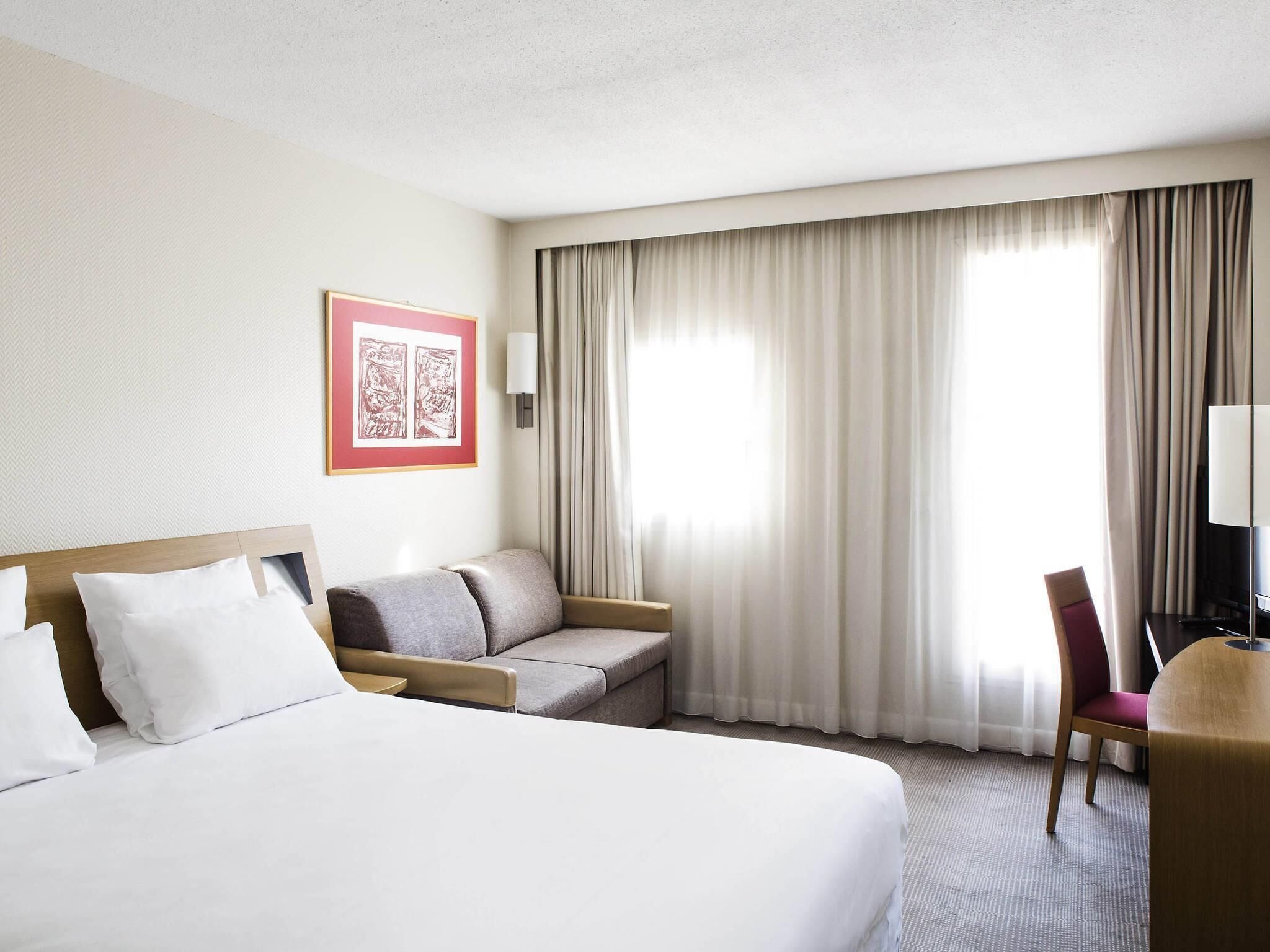 Premium bedding, in-room safe, desk, soundproofing