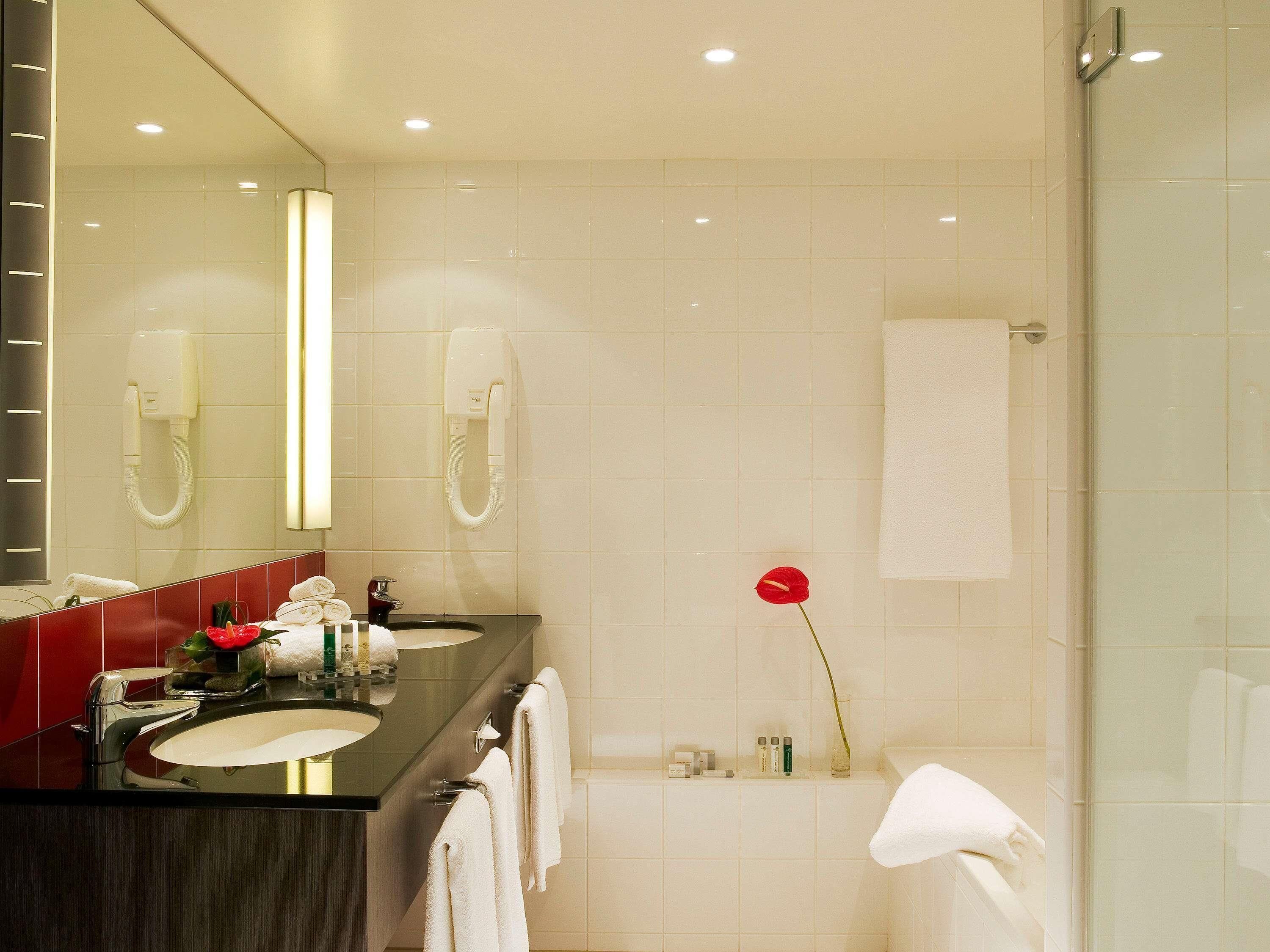 Suite, 1 Double Bed with Sofa bed | Premium bedding, in-room safe, desk, soundproofing