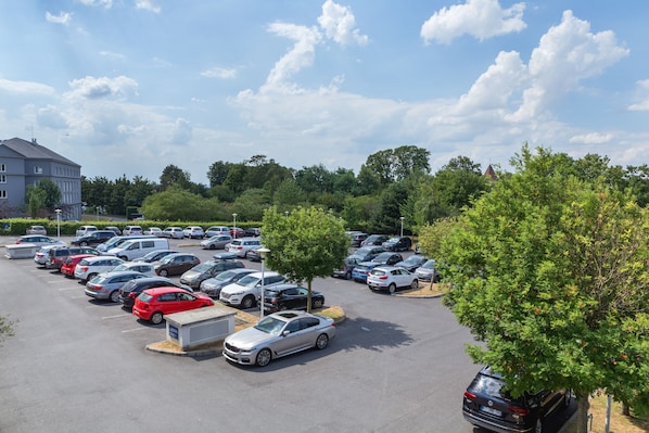 Self-parking (surcharge) 24 per day