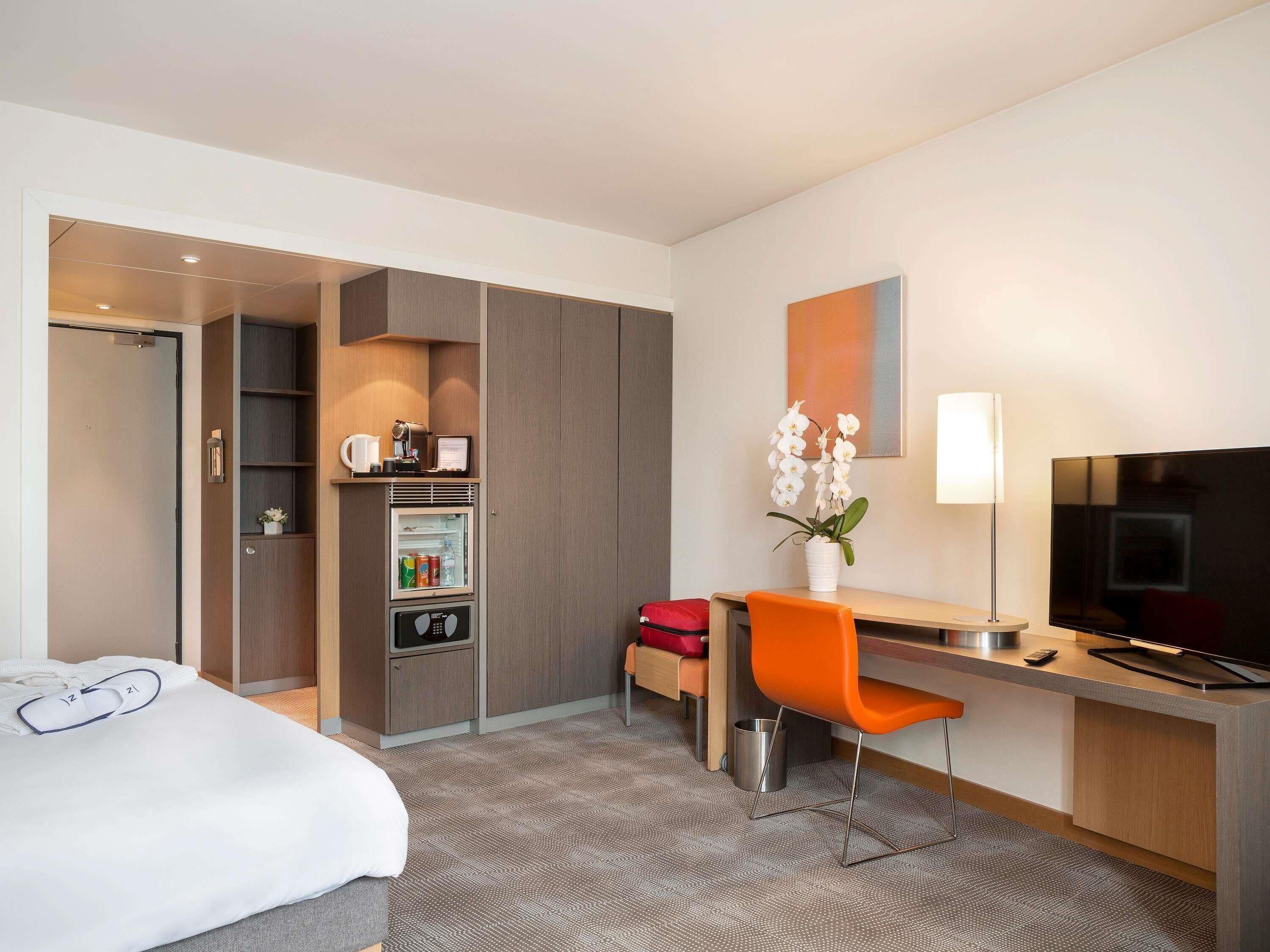 Premium bedding, in-room safe, desk, soundproofing