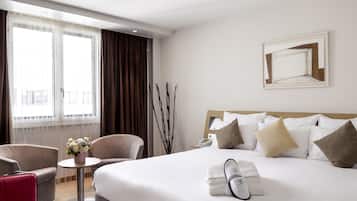 Suite, 1 Double Bed with Sofa bed | Premium bedding, in-room safe, desk, soundproofing