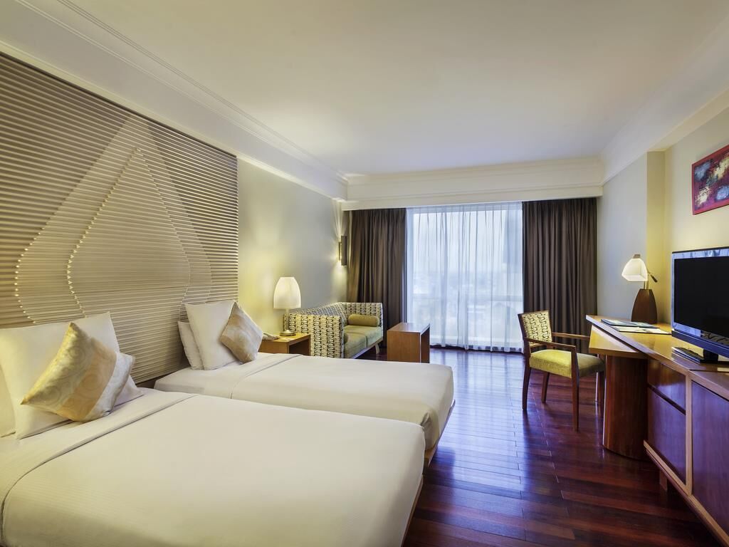 Standard Room, 2 Single Beds | In-room safe, desk, blackout curtains, soundproofing