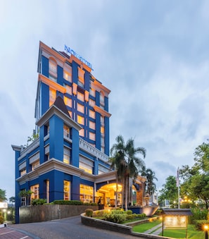 Front of property - evening/night