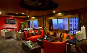 Suite, 1 King Bed (Prestige) | Executive lounge