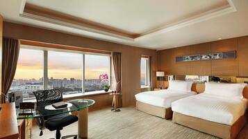 Premium bedding, minibar, in-room safe, desk