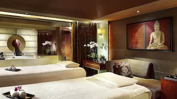 Een sauna, hydrotherapie, aromatherapie, 9 behandelingskamers